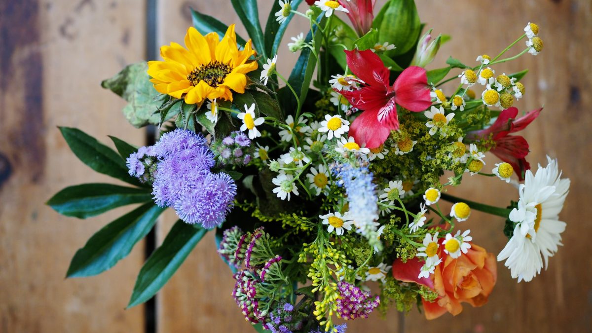 petite composition florale pour table - IMG de garde
