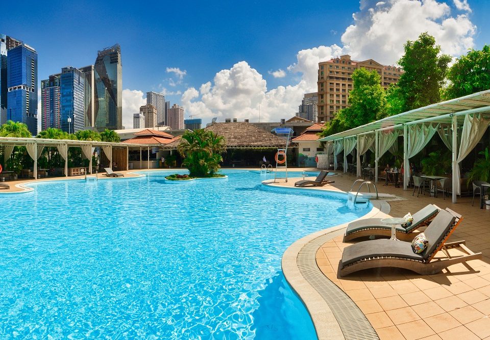 aménagement piscine moderne