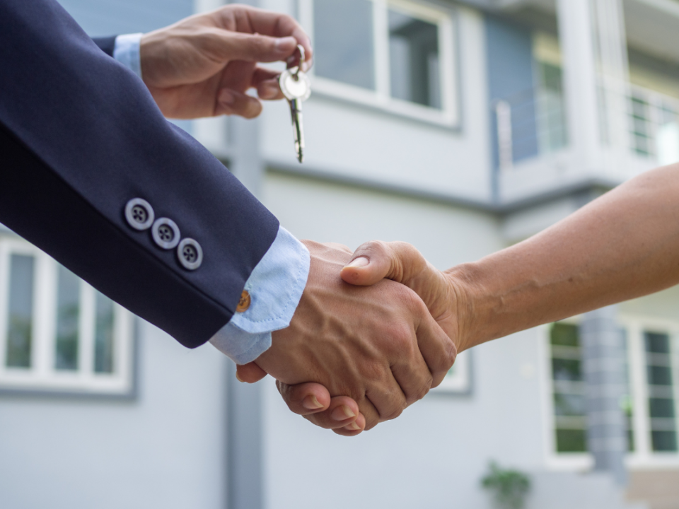 Astuces traditionnelles pour une vente immobilière réussie