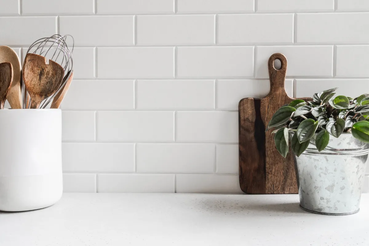 Rénovation carrelage mural : alternatives au remplacement