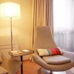 Comment créer une ambiance chaleureuse dans un intérieur moderne