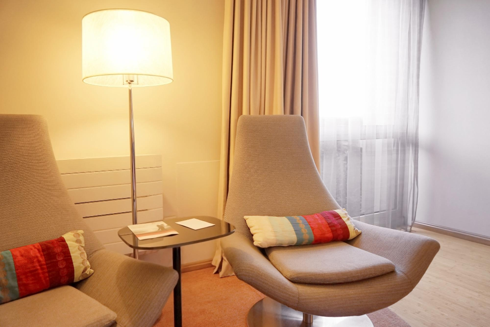 Comment créer une ambiance chaleureuse dans un intérieur moderne