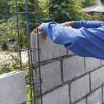Comment monter un muret en parpaing